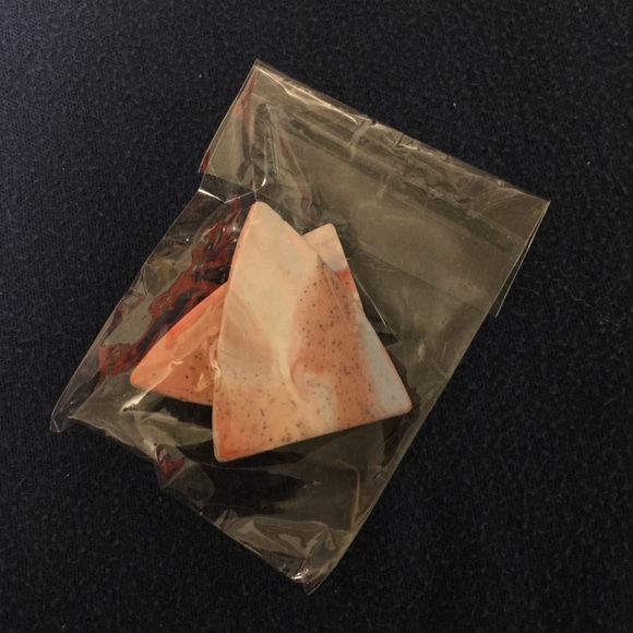 Triangle earrings - Picture 3 of 3